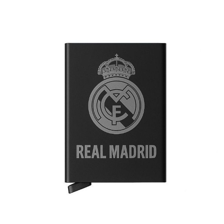 جاکارتی مدل تیم فوتبال رئال مادرید